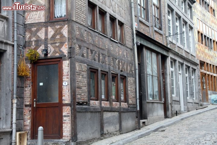 Immagine Case del centro storico di Liegi. Ci troviamo nella regione di Vallonia in Belgio - © Ana del Castillo / Shutterstock.com