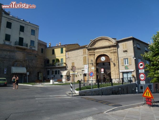 Immagine Castelfidardo, Porta Vittoria anche nota come Porta Marina