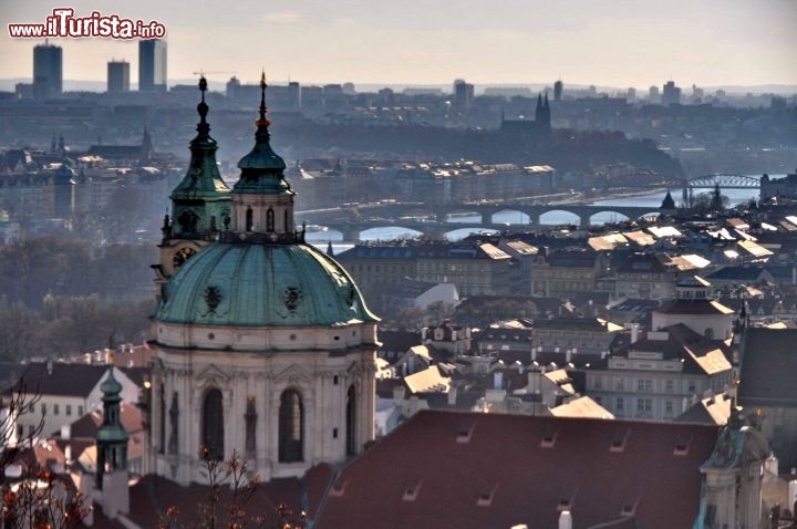 Immagine Castello Praga vista della città con la Moldava e la Cattedrale di San Nicola
