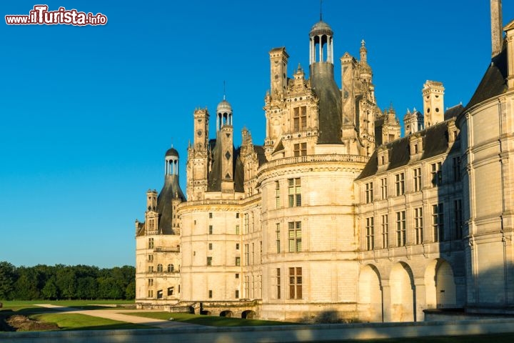 Immagine L'elegante Castello di Chambord, principale attrazione turistica della Valle della Loira, Francia - © Viacheslav Lopatin / Shutterstock.com