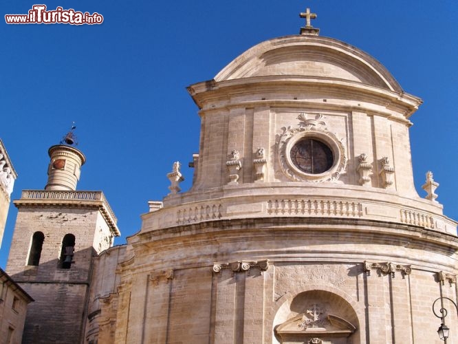 Immagine Cattedrale di St Etienne a Uzes, Francia. Dal 1974 è classificata monumento storico - © bunyos - Fotolia.com