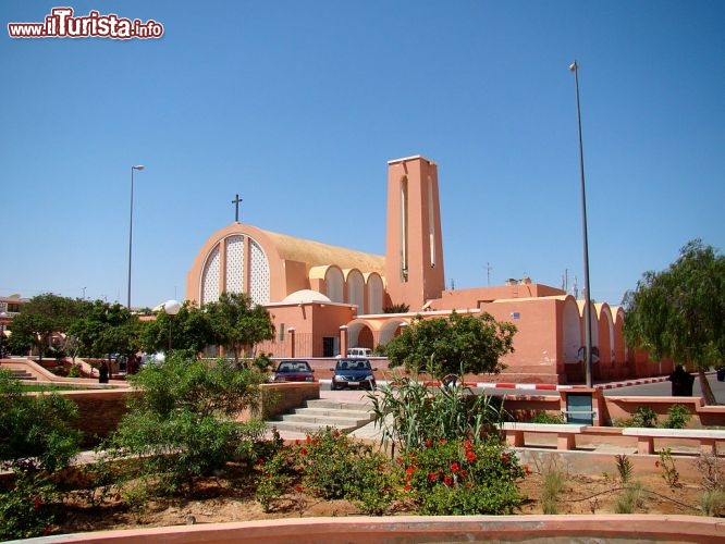 Immagine Cattedrale di Laayoune Marocco - © Bertramz - CC BY-SA 3.0 - Wikimedia Commons.