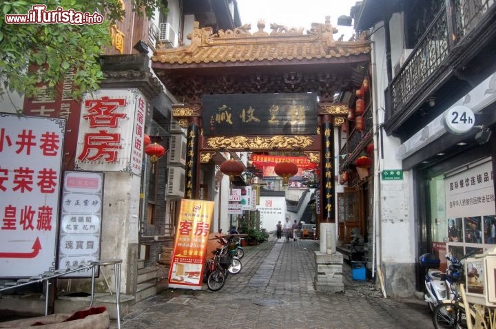 Immagine Centro storico ad Hangzhou: via dello shopping della località della Cina