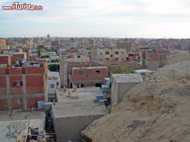 Immagine Un'immagine delle abitazioni private del centro di Hurghada, in Egitto. Gli abitanti della città si occupano principalmente di tursimo - © JDDCoral / Shutterstock.com