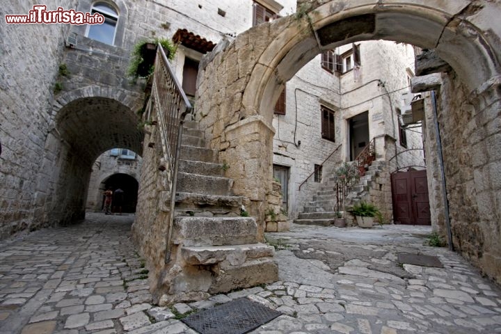 Immagine Centro storico Trogir (Trau), la città della Croazia conosciuta come la Venezia della Dalmazia - © Dan Tautan / Shutterstock.com