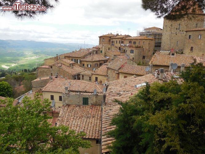 Immagine Centro storico Volterra. Il comune vanta poco meno di 11.000 anime e si trova nel territorio della Provincia di Pisa. Il borgo è di origine etrusca - © Giovanni Mazzoni (Giobama)