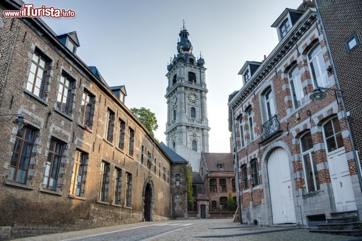 Immagine Il centro storico di Mons, in Belgio - © Anibal Trejo / Shutterstock.com