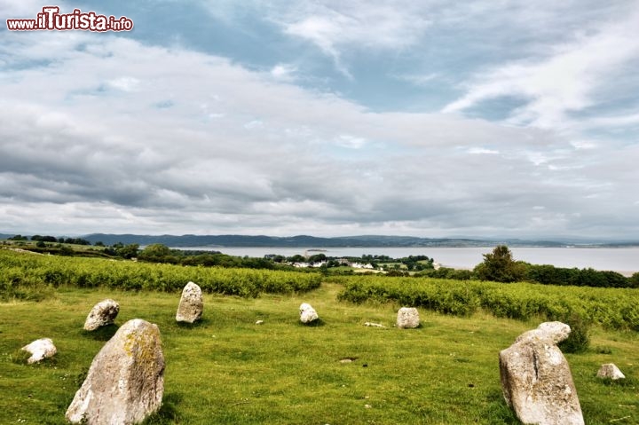 Immagine Cerchio di pietre risalente al periodo neolitico, vicino alla città di Ulverston, Inghilterra - © Kevin Eaves / Shutterstock.com