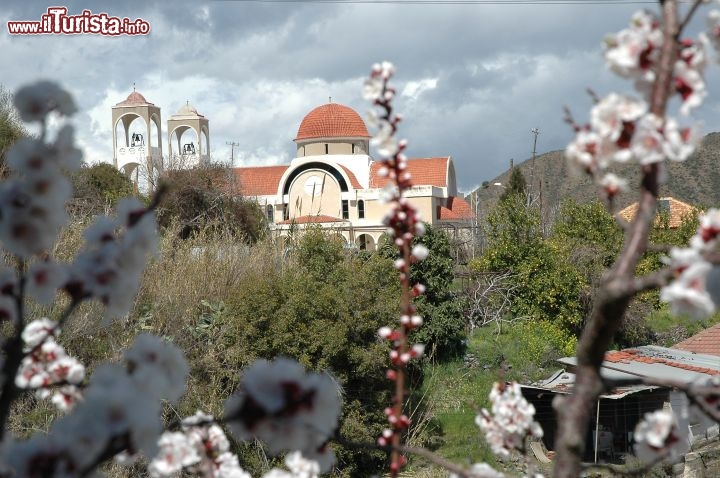 Immagine Chiesa Kakopetria a Cipro sui Monti Troodos