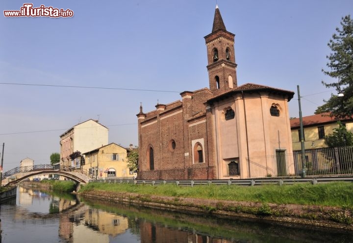 Immagine Chiesa di San Cristoforo, lungo il naviglio a Milano - © Stefano Panzeri / Shutterstock.com