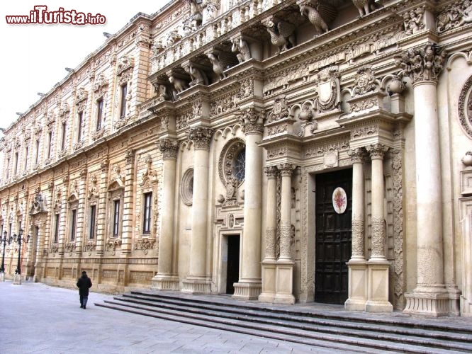 Immagine La Chiesa Santa Croce, vero  capolavoro barocco di Lecce - © Deborah McCague / Shutterstock.com