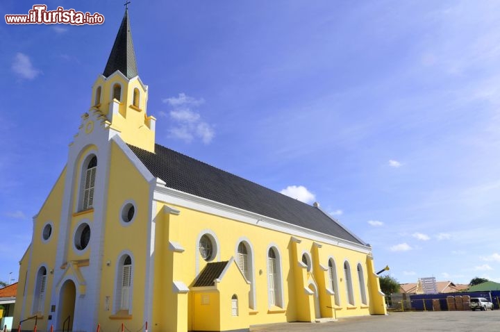 Immagine Chiesa di Santa Ana, si trova nella parte nord dell'isola di Aurba - © meunierd / Shutterstock.com