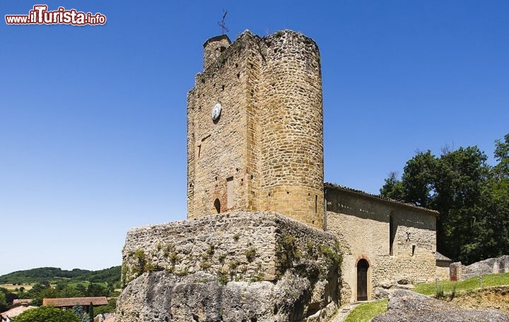 Immagine L'imponente chiesa di Vals, si trova nei dintorni di Mirepoix in Francia - © Tourisme de Mirepoix
