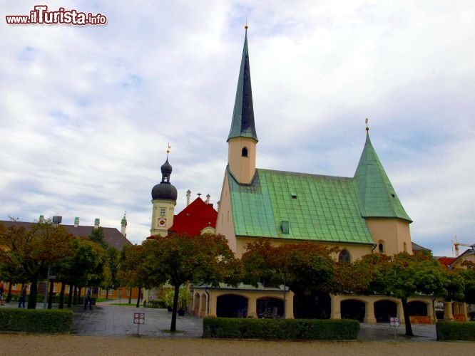 Immagine Una chiesa ad Altotting, il borgo della Baviera (Germania) - © gkuna / Shutterstock.com