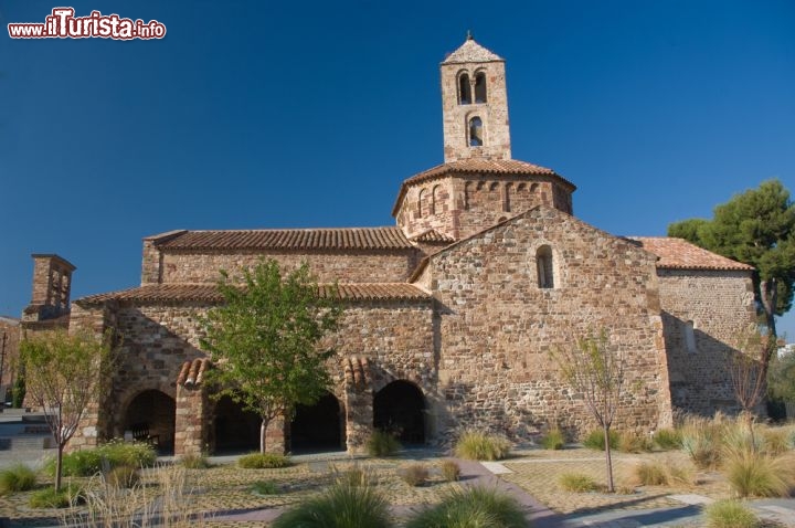 Immagine La Chiesa romanica di San Pere a Terrassa in Spagna - © A.S.Floro / Shutterstock.com