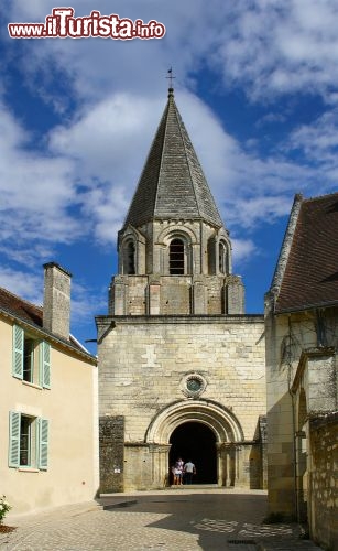 Immagine La Città fortificata di Loches. Siamo nella regione Centro in Francia, lungo la valle della Loira - © Pecold / Shutterstock.com