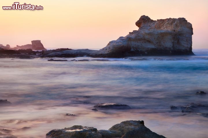 Immagine I colori del mar mediterraneo vicino a Marsa Matrouh, nord dell'Egitto - © Nickolay Vinokurov / Shutterstock.com