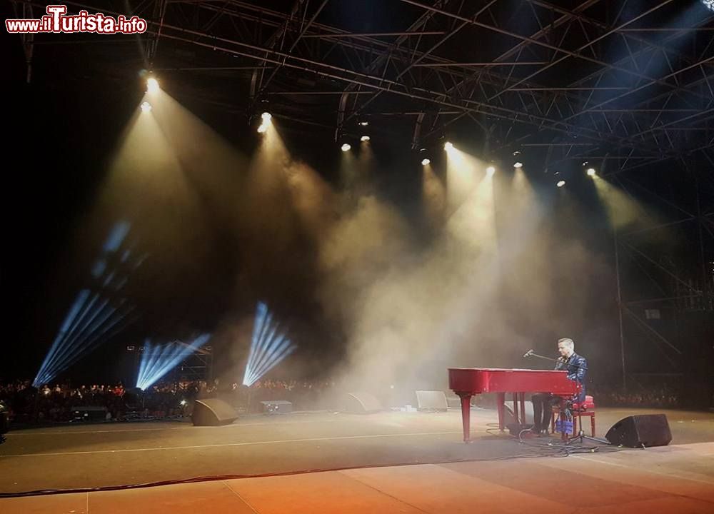 Immagine Il Comacchio beach Festival, i concerti sulla spiaggia libera cittadina, all'inizo dell'estate