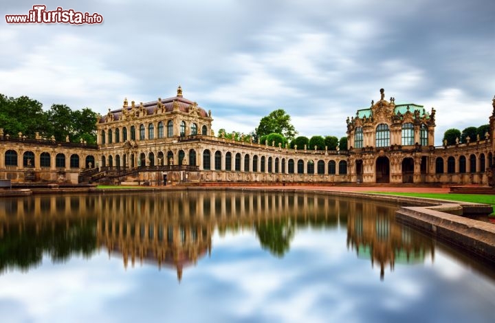 Immagine Il Complesso architettonico dello Zwinger, il famoso palazzo di Dresda in Germania - © luchschen / Shutterstock.com