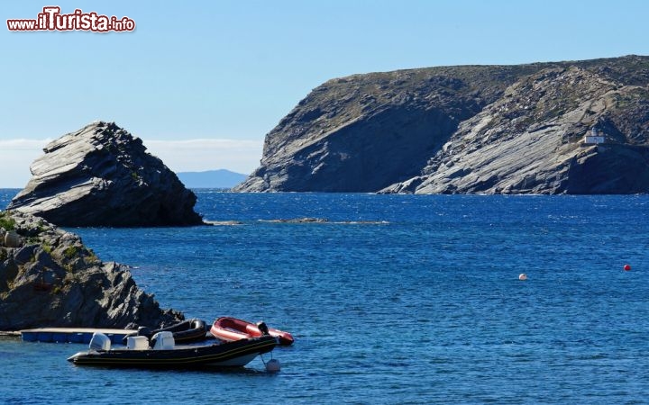 Immagine Costa Brava, Spagna: il faro di Cala Nans a Cadaques 183997907 - © Ammit Jack / Shutterstock.com