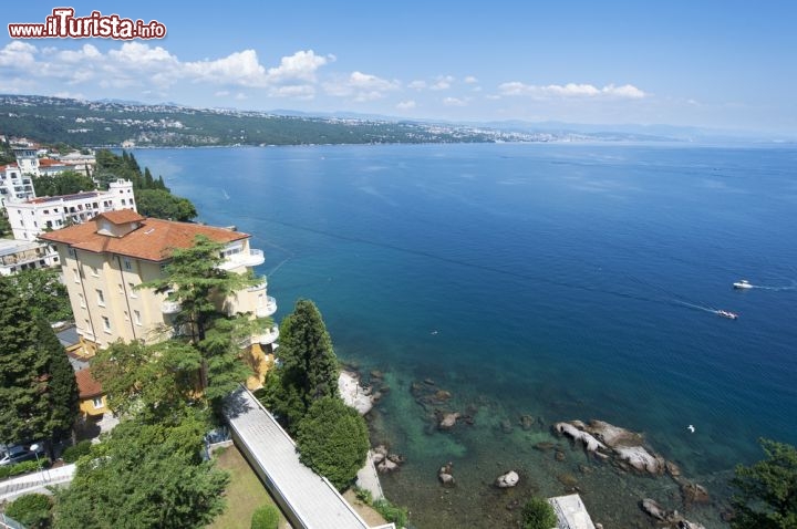 Immagine La costa croata e Opatija dall'alto - © Bokicbo / Shutterstock.com