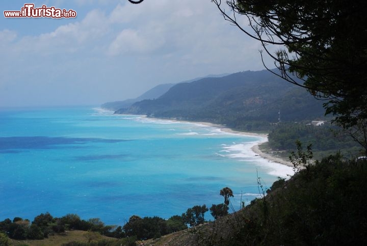 Immagine Costa di Barahona con magnifica spiaggia selvaggia - © Dominican Repubblic Ministry of Tourism