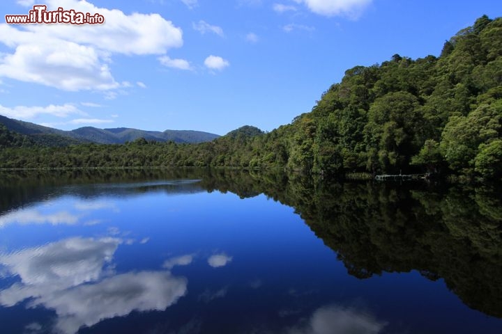 Immagine Crociera sul Gordon River in Tasmania (Australia) - © Houshmand Rabbani / Shutterstock.com