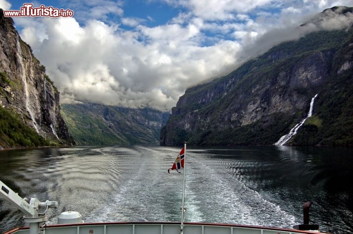 Immagine Crociera nel fiordo di Geiranger, uno dei più suggestivi della Norvegia.