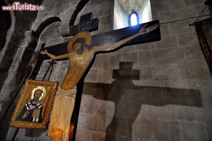 Immagine Il Crocifisso all'interno della Cattedrale Svetitskhoveli a Mtskheta in Georgia