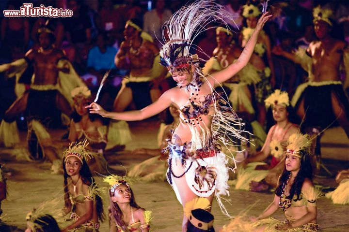 Immagine Danza tipica polinesiana alle Isole Marchesi - Fotografia di Giulio Badini