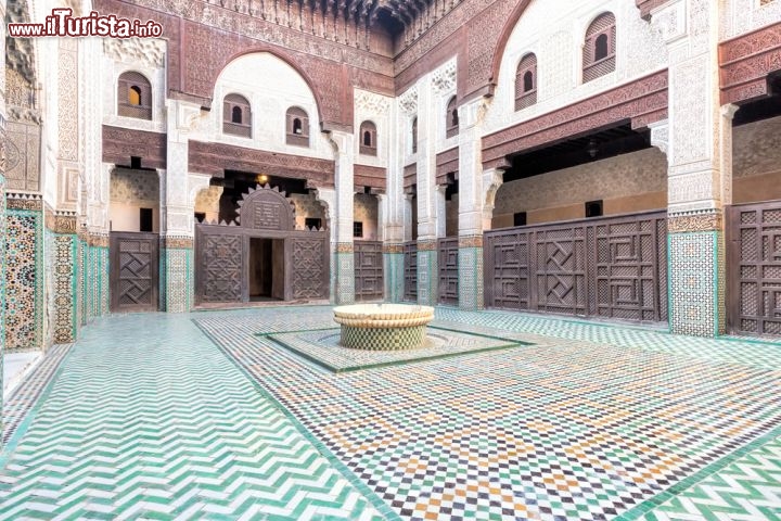 Immagine Dentro alla scuola coranica, la Medersa Bou Inania di Meknes in Marocco - © haraldmuc / Shutterstock.com