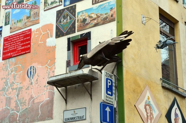 Immagine Particolare della facciata di un edificio del centro di Gand, nelle Fiandre.