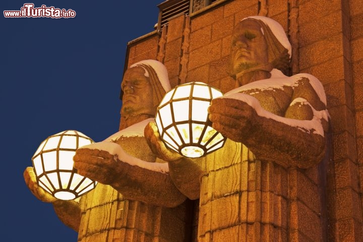 Immagine Dettaglio della Stazione Centrale di Helsinki - © Henryk Sadura / Shutterstock.com