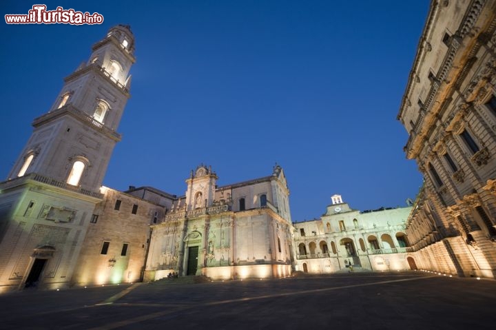 Immagine Il Duomo di Maria Santissima Assunta è una chiesa che risale al 12° secolo, ma poi venne ricostruito in stile barocco, con i lavori guidati da Giuseppe Zimbalo, a cui dobbiamo anche l'elegante campanile - © Claudio Giovanni Colombo / Shutterstock.com