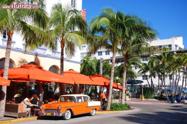 Immagine Edifici a South Beach, Florida: è sicuramente il quartiere più conosciuto e più esclusivo di Miami Beach. Locali, movida, shopping e spiagge sono solo alcune delle principali attrazioni di South Beach - Foto © meunierd / Shutterstock.com