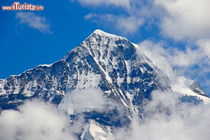 Immagine La parete nord dell'Eiger. Si tratta di una montagna molto diffcile da scalare, sia tra le cime delle delle Alpi che considerando tutte le più ardite vie alpinistiche del mondo. Si trova in Svizzera - © Natali Glado / Shutterstock.com