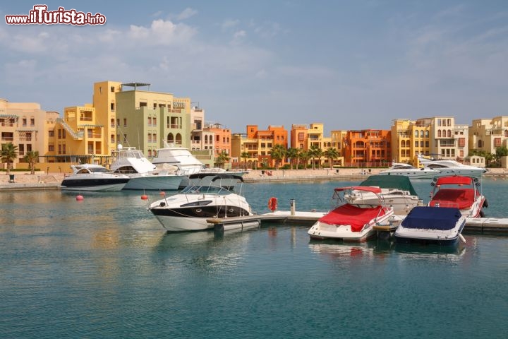 Immagine El Gouna, Mar Rosso: la Marina e gli eleganti resort di questa importante meta turistica dell' Egitto - © Andrei Nekrassov / Shutterstock.com