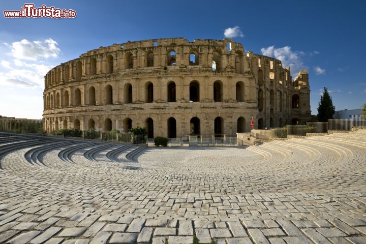 Immagine El Jem il piu grande anfiteatro costruito dai Romani in Africa - © WitR / Shutterstock.com