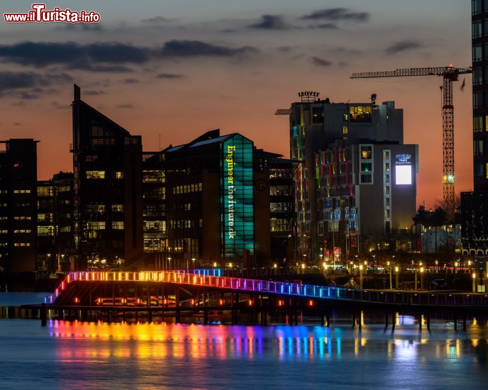 Immagine Eternal Sundown4  by Mads Vegas al Copenaghen Light Festival - © Alastair Wiper / Visit Denmark