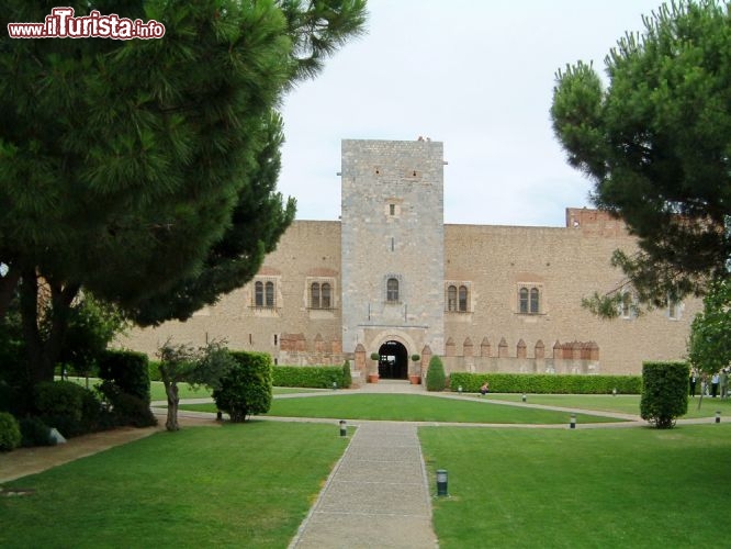 Immagine Facciata del palazzo del Re di Maiorca a Perpignan, in Linguadoca-Rossiglione  (Francia) - © Iain Frazer / Shutterstock.com