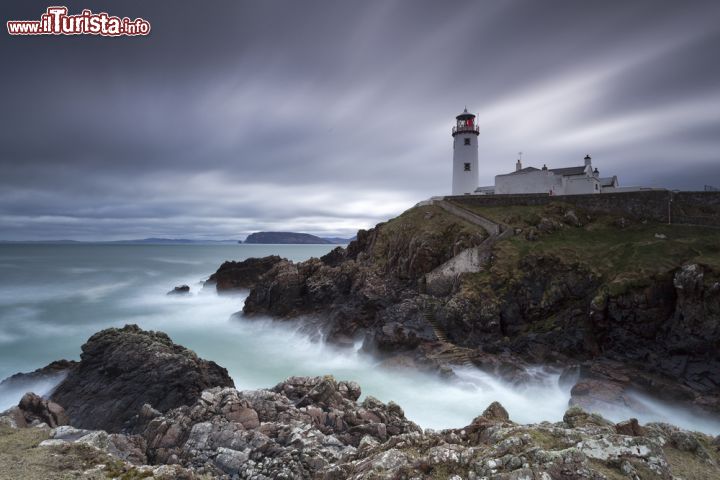 Immagine Il faro di Fanad Head nel Donegal sulla costa atlantica settentrionale dell' Irlanda