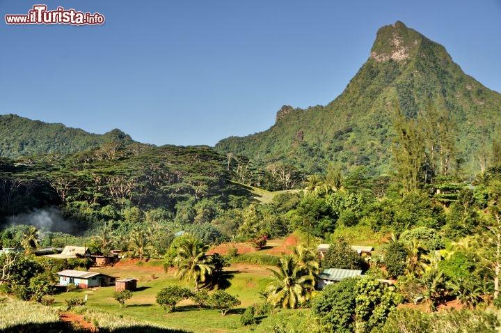 Immagine Fattoria all'interno dell' Isola Moorea in Polinesia, una delle più verdi nel gruppo delle Isole della Società