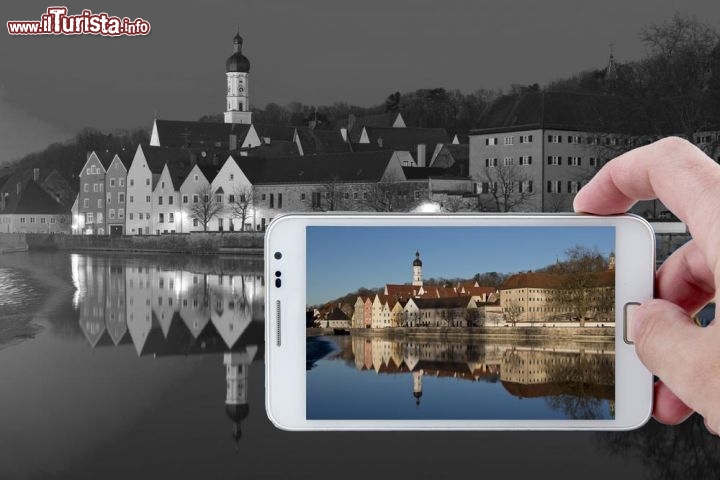 Immagine Il fiume Lech e la città di Landsberg am Lech, Baviera (Germania). Siamo sulla celebre Strada Romantica, il percorso turistico che segue in direzione nord-sud l'asse fra le città di Fussen e Wurzburg.