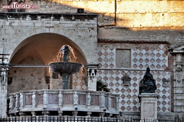Immagine La Fontana Maggiore in Piazza IV Novembre a Perugia