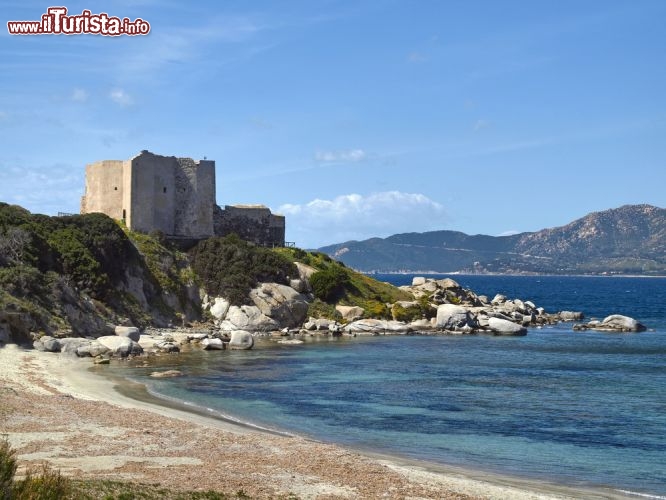 Immagine La Fortezza Vecchia di Villasimius: la località si trova nei pressi di Capo Carbonara, In Sardegna - © Shutterschock / Shutterstock.com