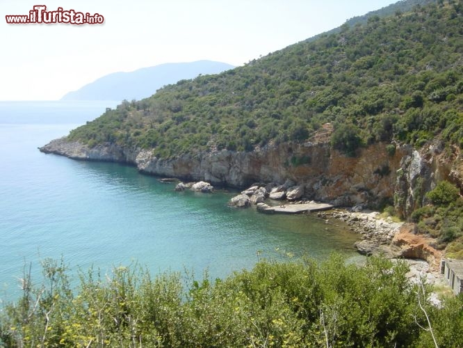 Immagine Il mare di Alonissos, nelle Sporadi in Grecia, attira ogni anno migliaia di turisti e vacanzieri da ogni parte di Europa - © Ioannis Nousis / Shutterstock.com