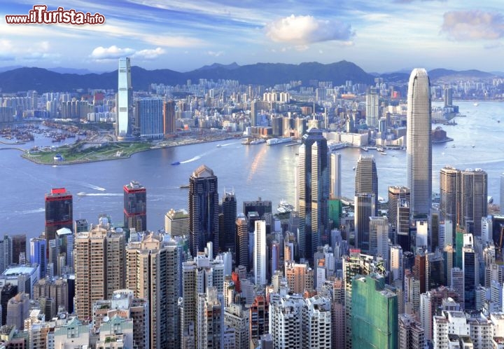 Immagine Fotografia aerea di Hong Kong e della sua skyline, una delle più impressionanti del mondo.