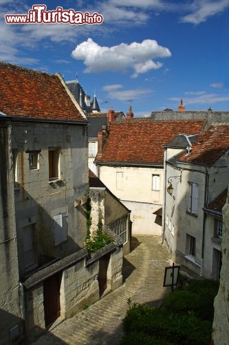 Immagine Fotografia del centro di Loches, il borgo medievale che si trova nella Valle della Loira in Francia - © Pecold / Shutterstock.com