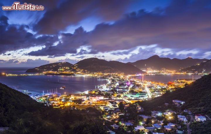 Immagine Tramonto a Philipsburg, nella parte meridionale dell'isola di Saint Martin - © Patsy A. Jacks / Shutterstock.com