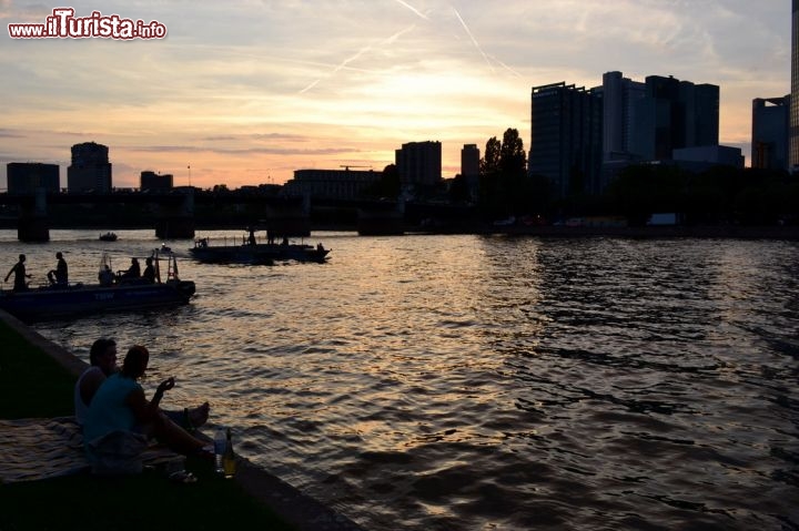 Immagine Francoforte sul Meno al tramonto
